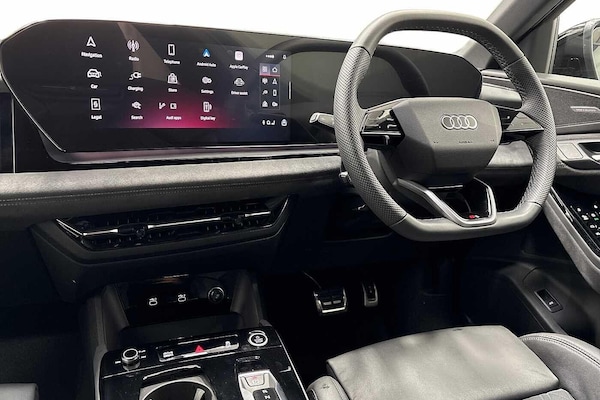 Used Audi Q6 e-tron 2025 for sale - 76304833: Photo 2