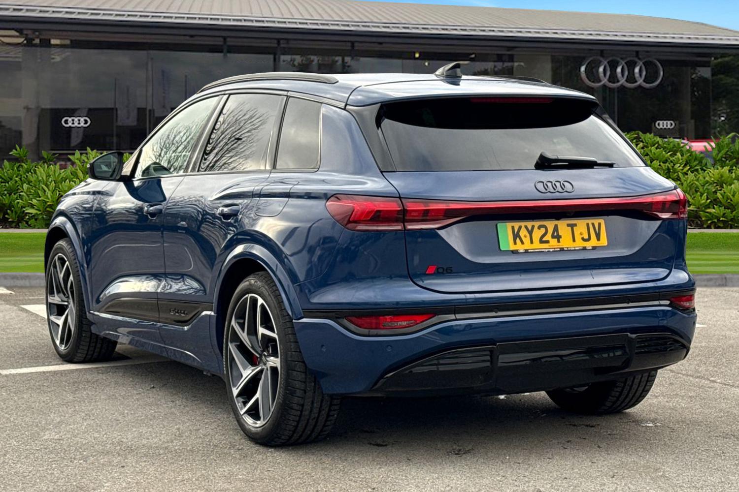 Used Audi Q6 e-tron 2024 for sale - 77582685: Photo 2