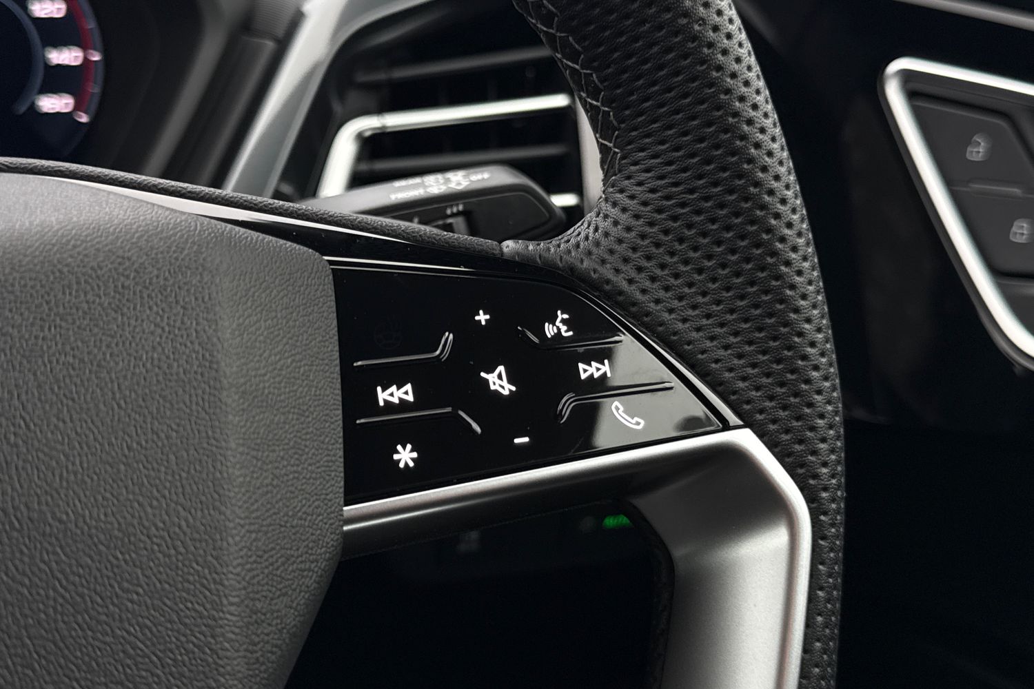 Used Audi Q4 e-tron 2025 for sale - 77249529: Photo 34