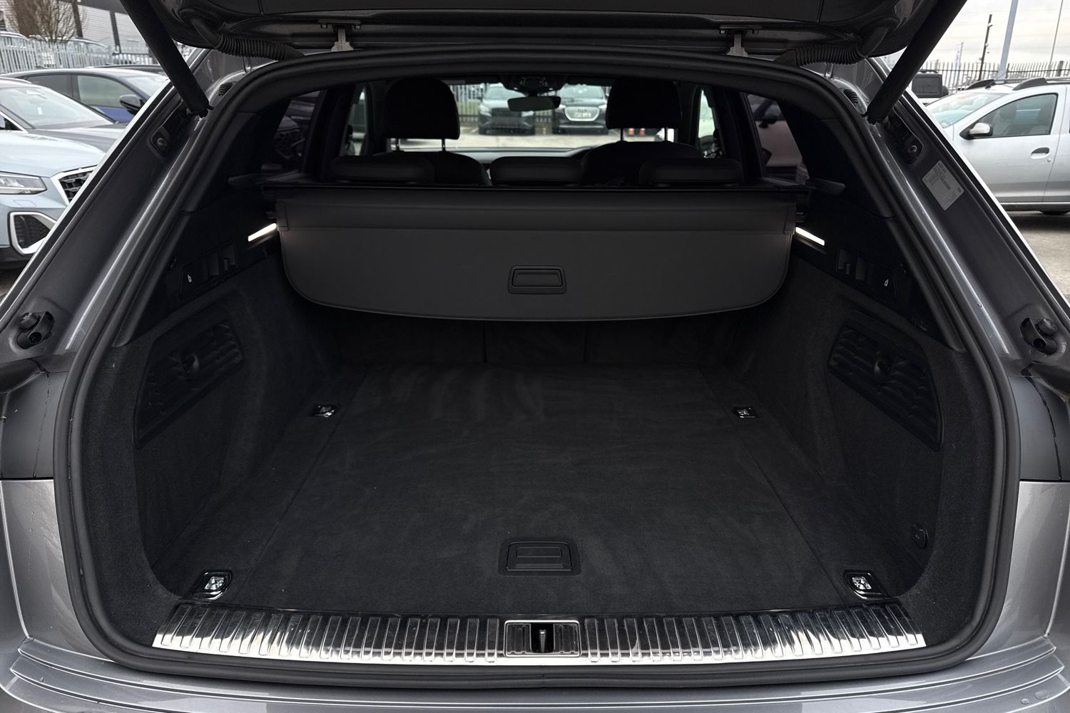 Used Audi e-tron 2020 for sale - 77044404: Photo 7