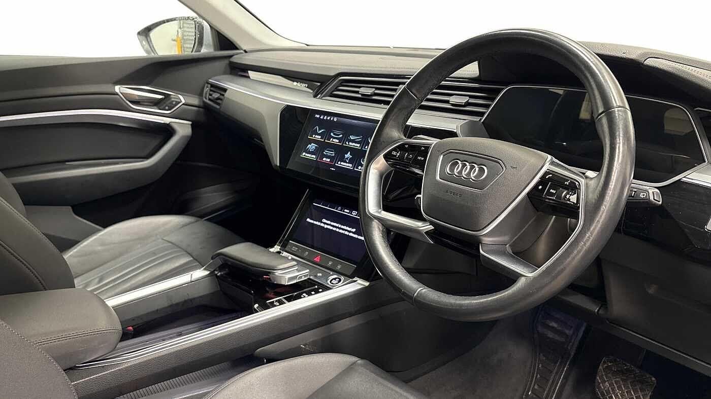 Used Audi e-tron 2021 for sale - 77620519: Photo 7
