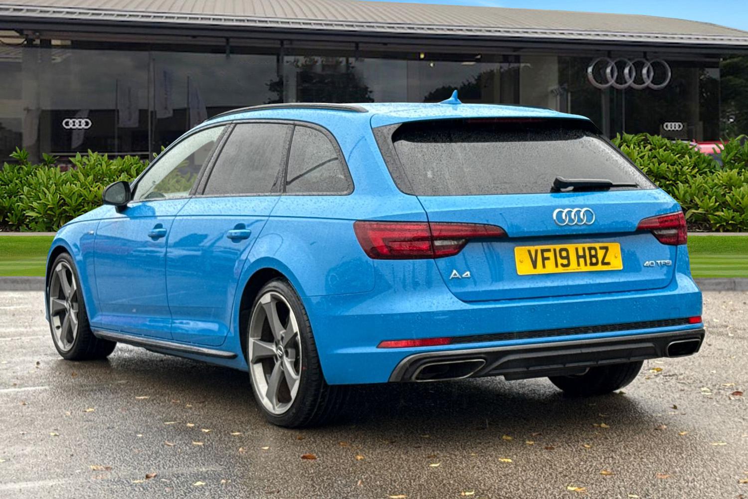 Used Audi A4 Avant 2019 for sale - 76581588: Photo 2