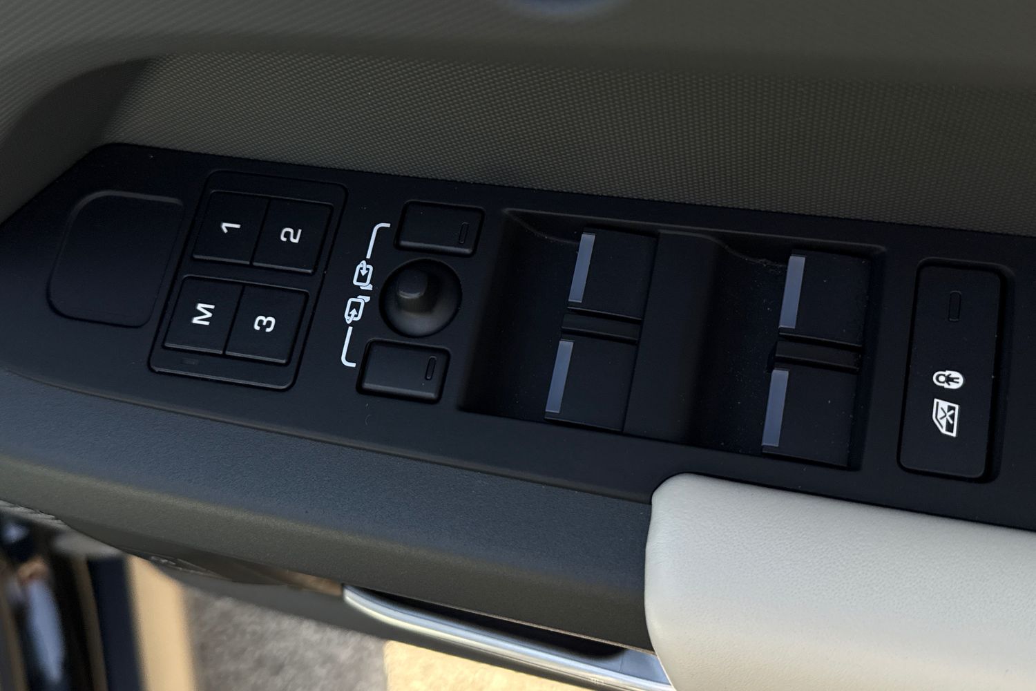 Used Land Rover Defender 2024 for sale - 78155126: Photo 21