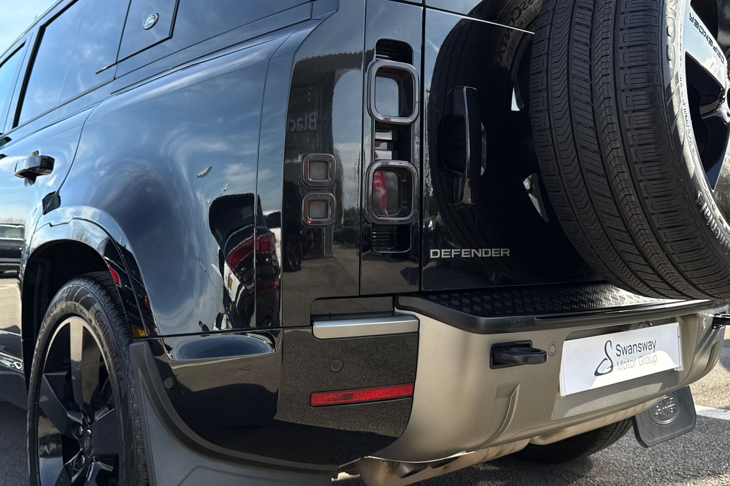 Used Land Rover Defender 2024 for sale - 78155126: Photo 8