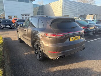 Used Porsche Cayenne 2023 for sale - 77368319: Photo