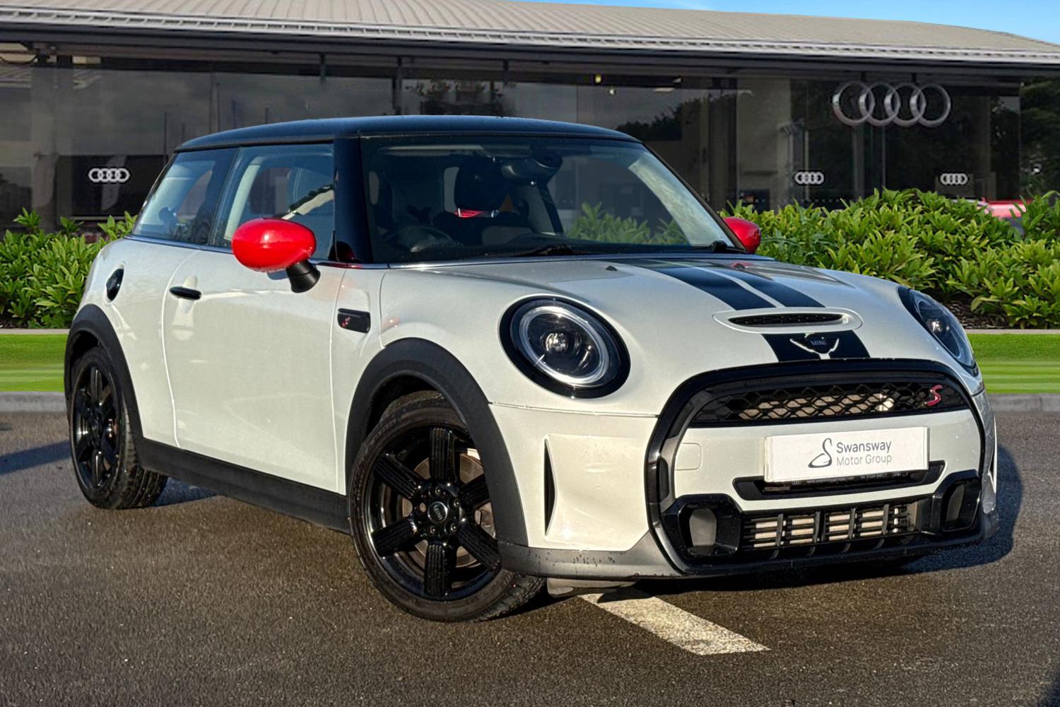 Used MINI Hatch 2021 for sale - 76782965: Photo 1