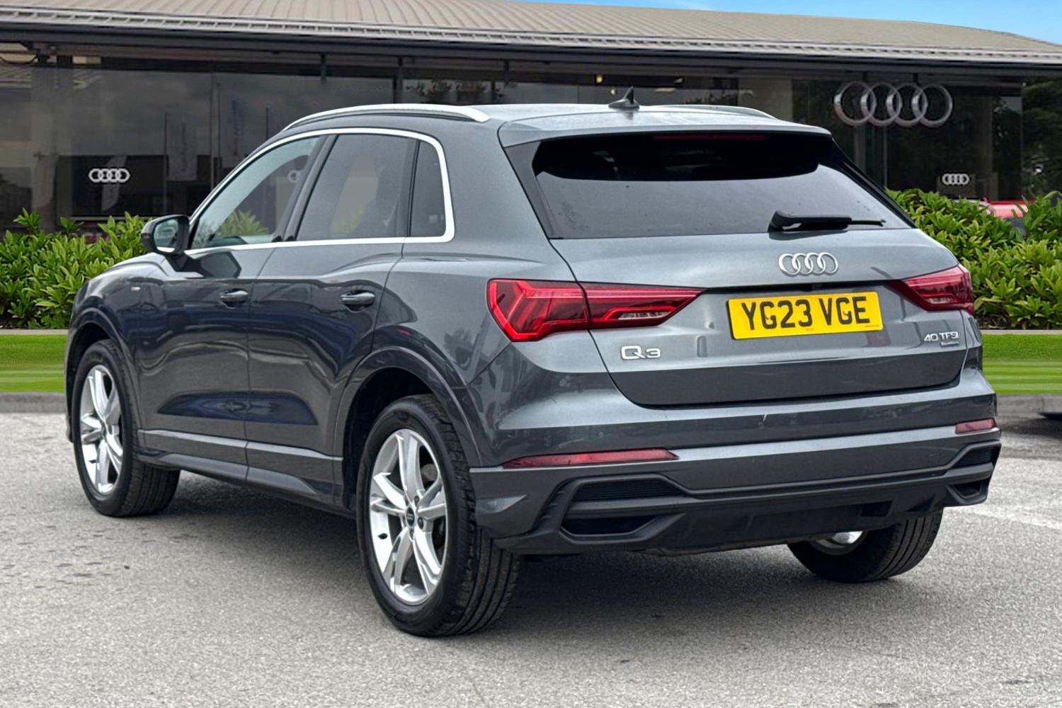 Used Audi Q3 2023 for sale - 78177569: Photo 2