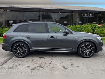 Used Audi Q7 2025 for sale - 77675118: Photo
