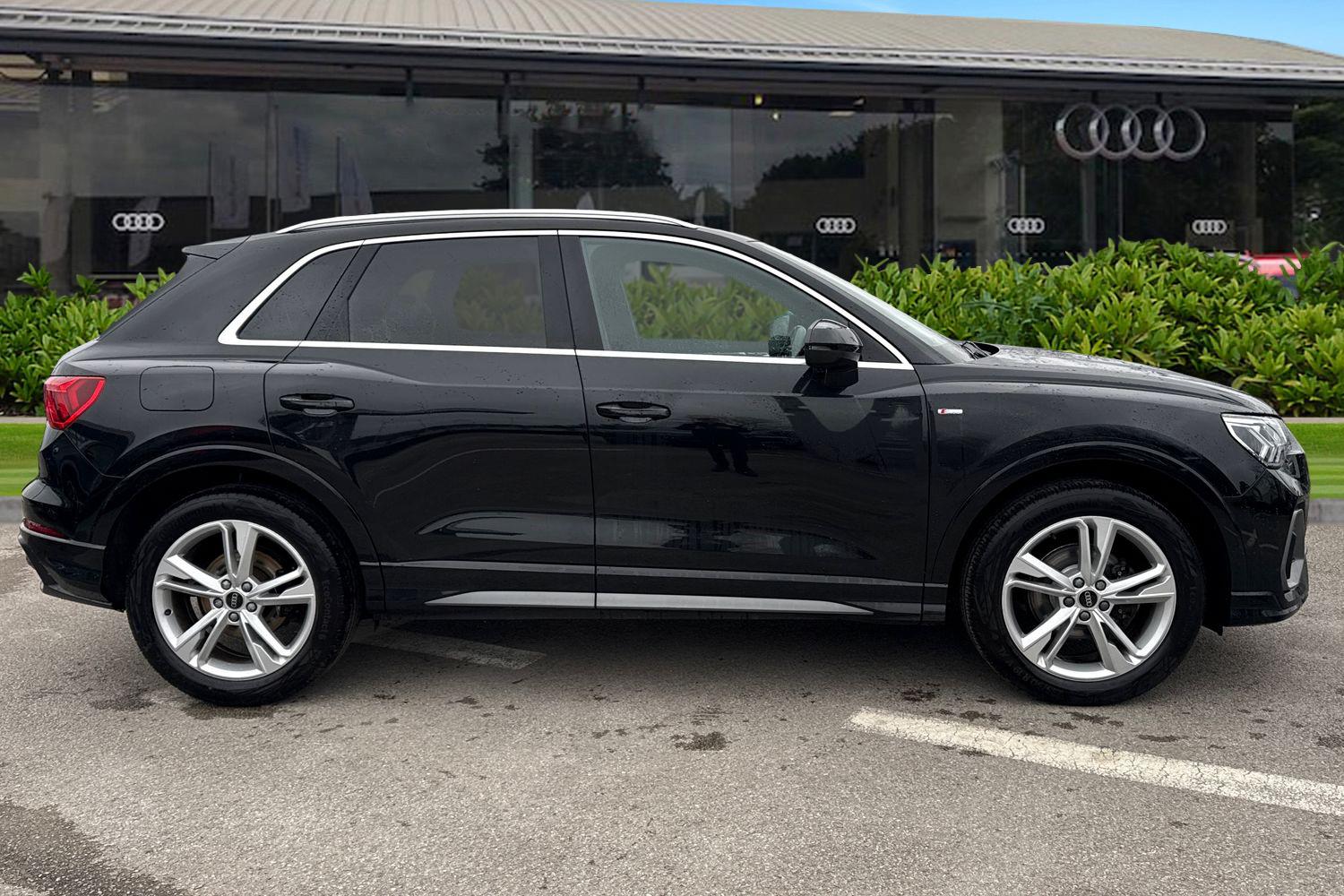 Used Audi Q3 2022 for sale - 77649458: Photo 3