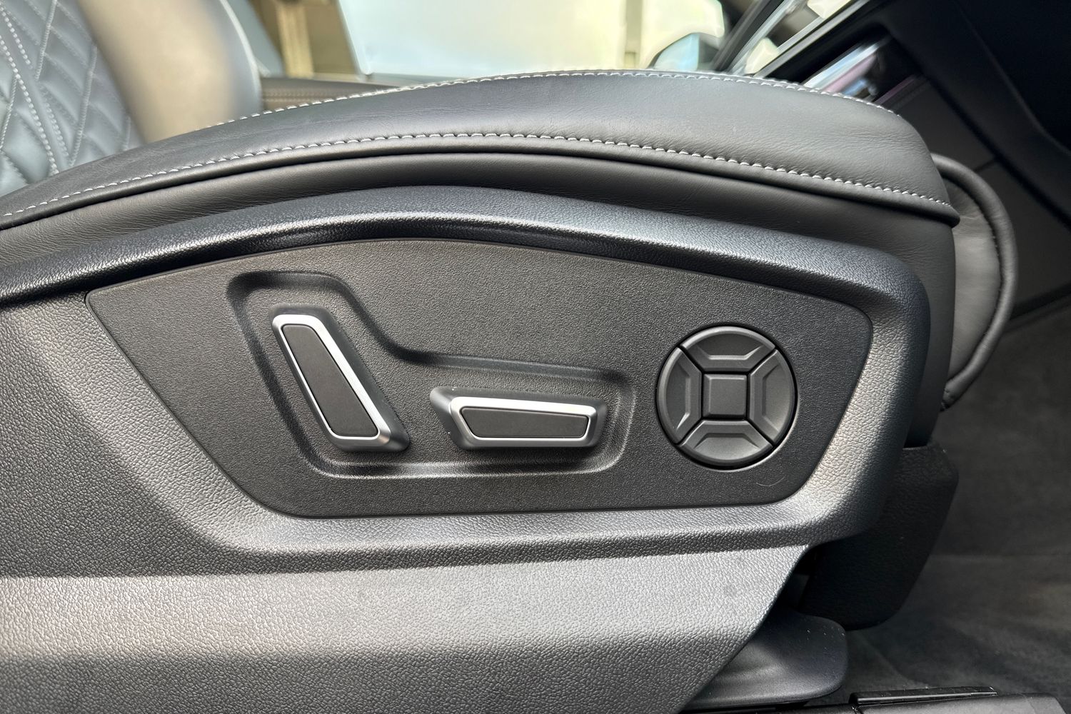 Used Audi Q8 2025 for sale - 76916352: Photo 31