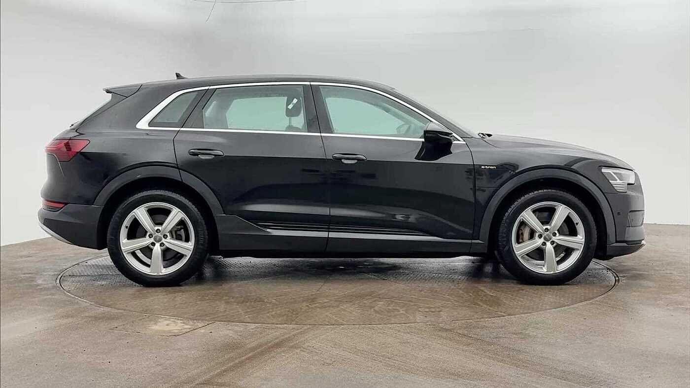 Used Audi e-tron 2020 for sale - 77666339: Photo 4