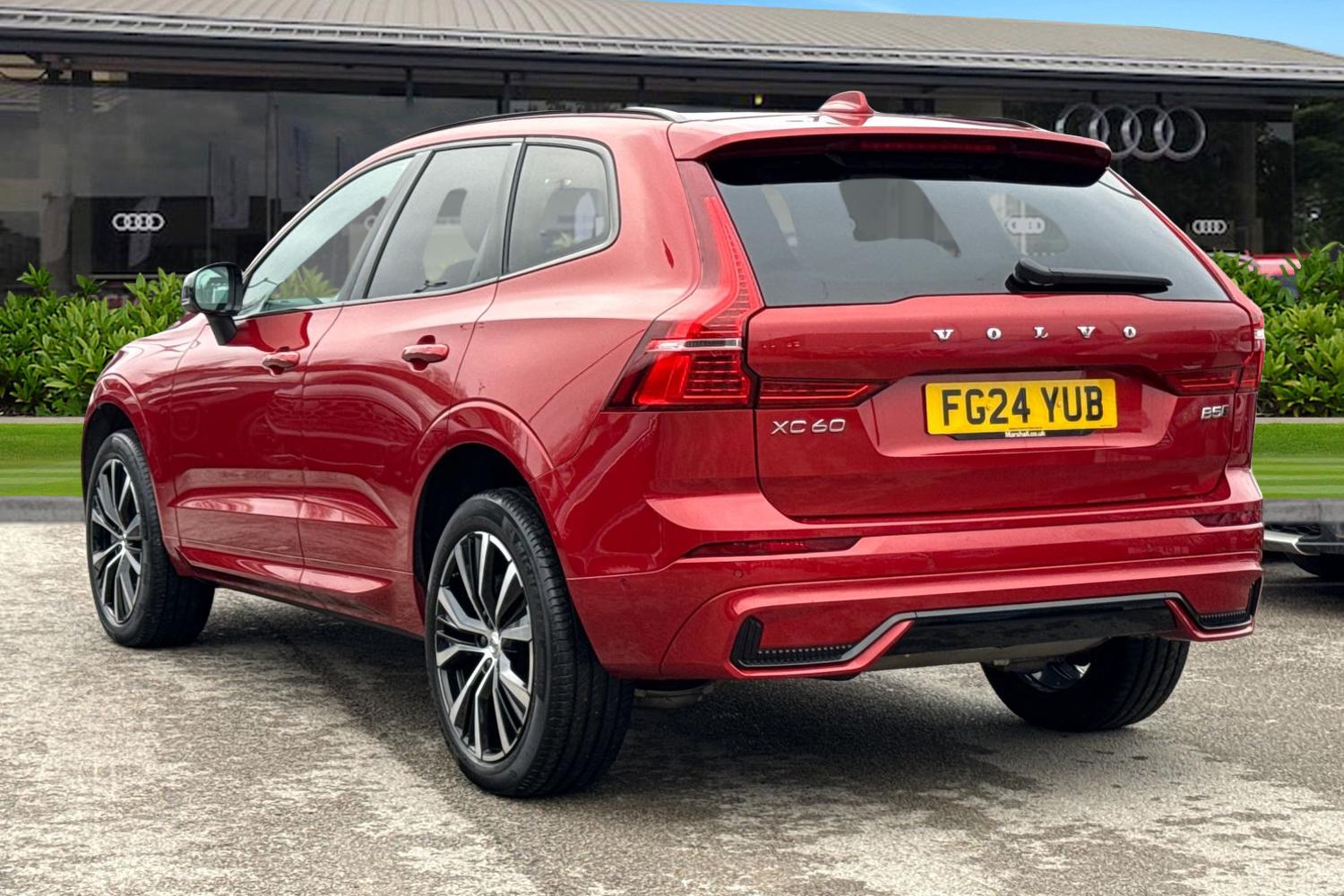 Used Volvo XC60 2024 for sale - 77037411: Photo 2