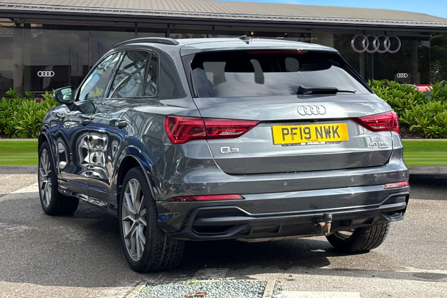 Used Audi Q3 2019 for sale - 78065315: Photo 2