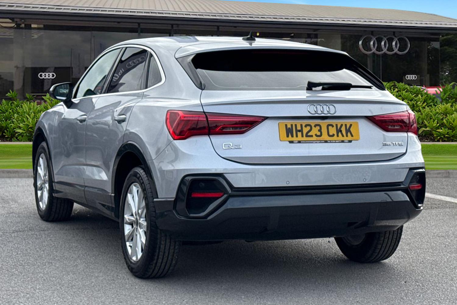 Used Audi Q3 2023 for sale - 77820126: Photo 2