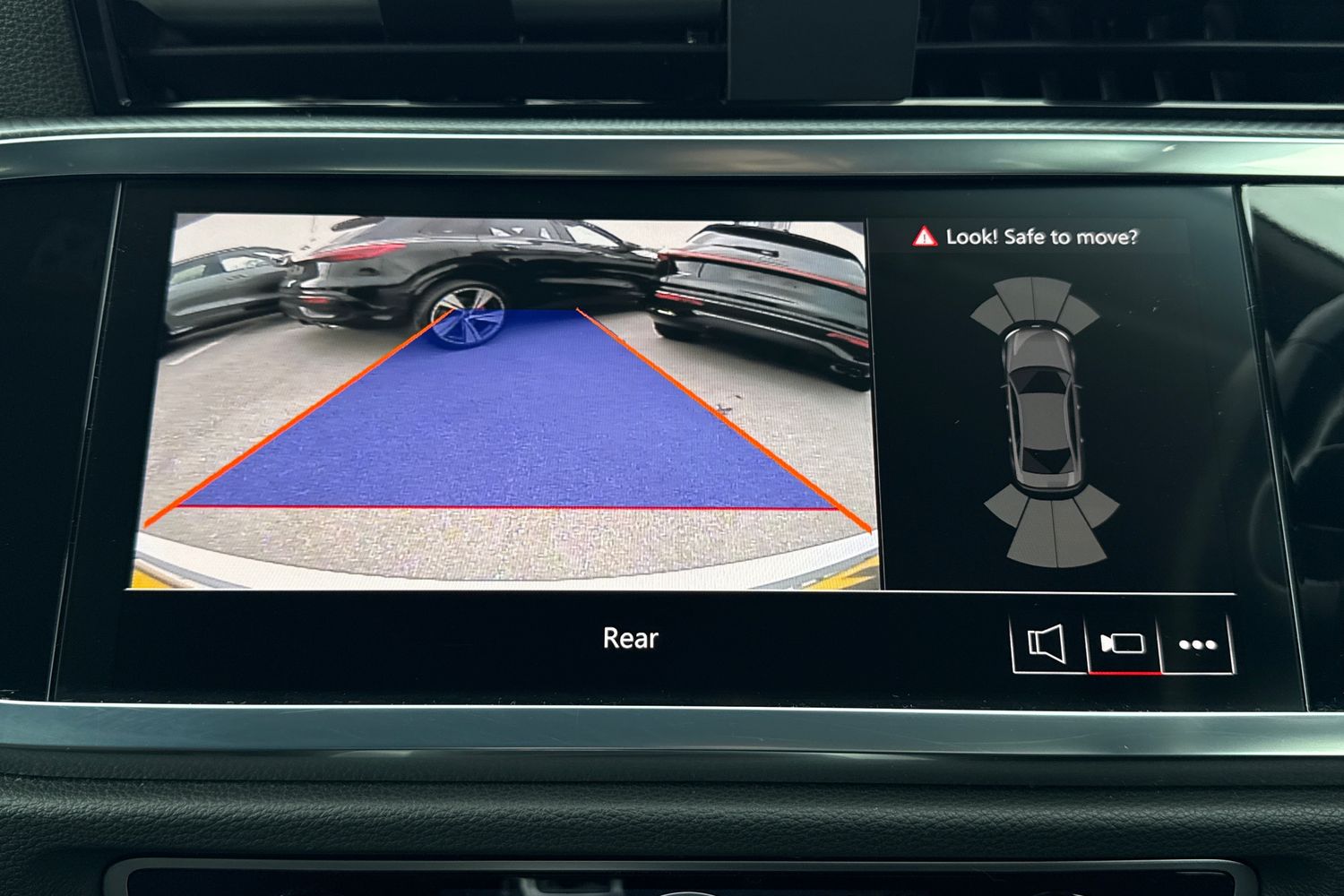 Used Audi Q3 2023 for sale - 77820126: Photo 36