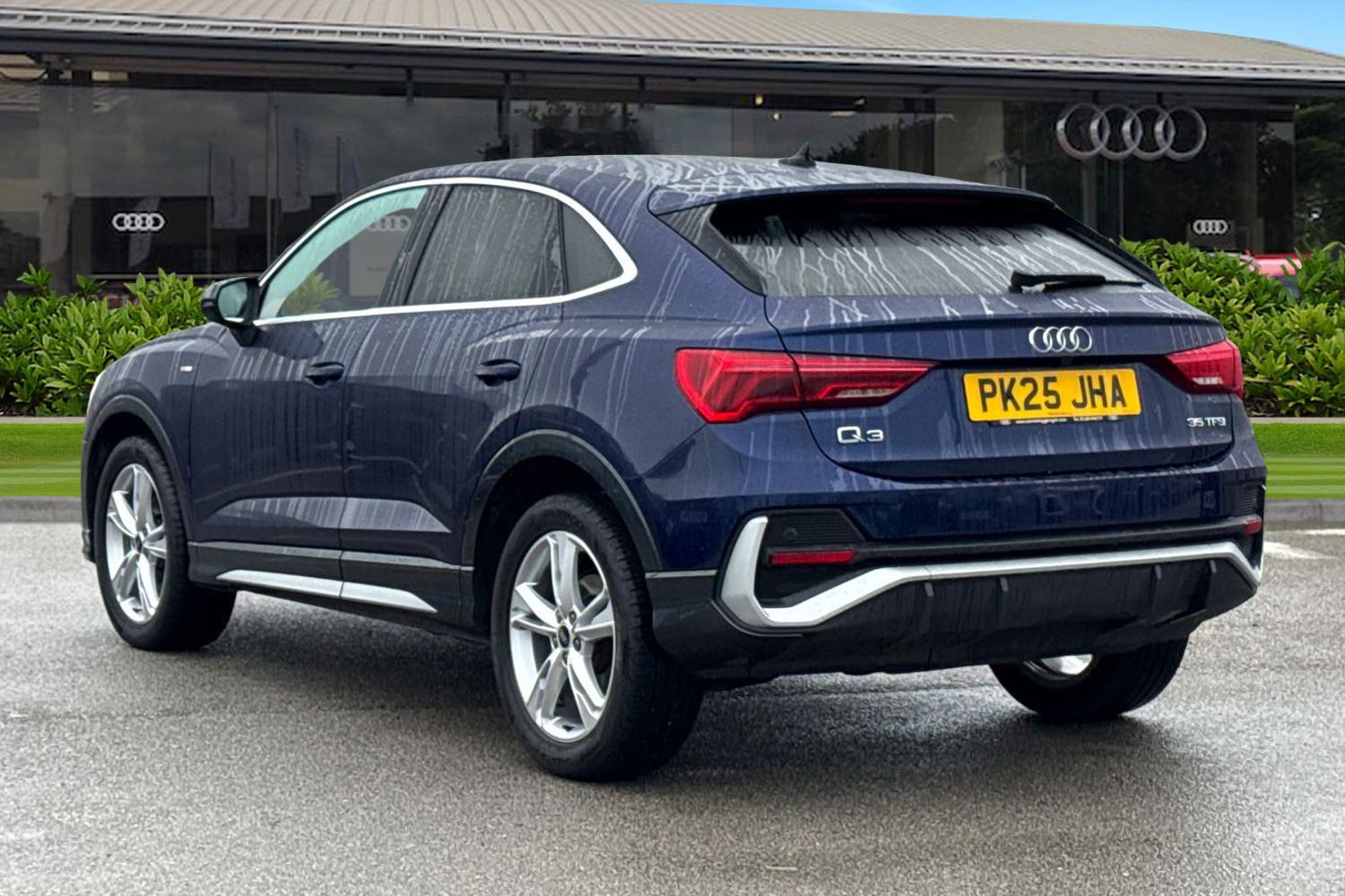 Used Audi Q3 2025 for sale - 76985289: Photo 2