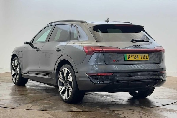 Used Audi Q8 2024 for sale - 76320322: Photo 3