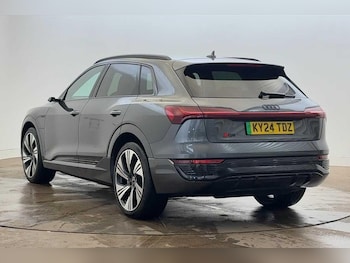 Used Audi Q8 2024 for sale - 76320322: Photo 3