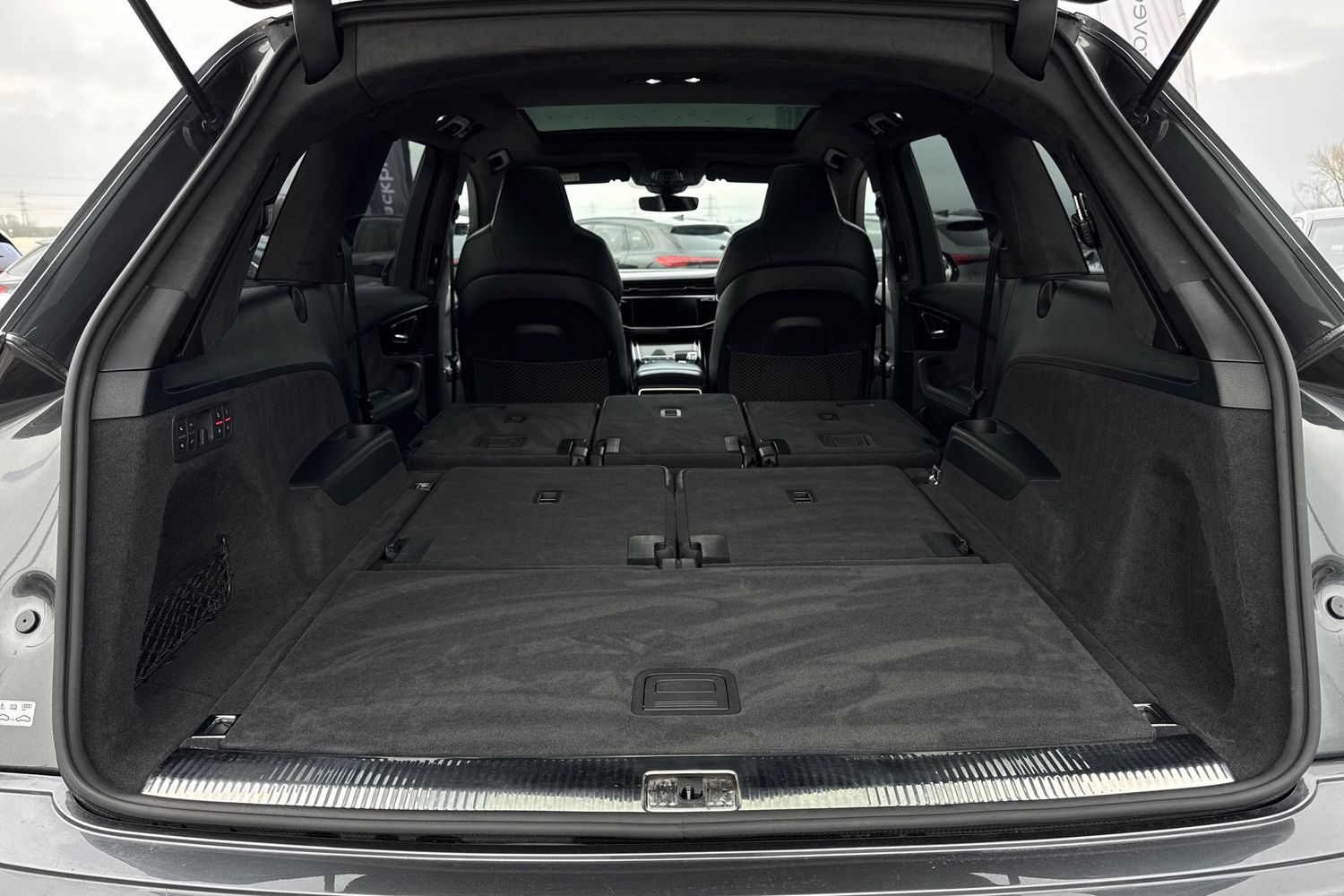 Used Audi Q7 2019 for sale - 77928903: Photo 33