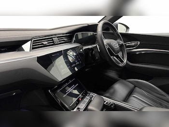 Used Audi Q8 2023 for sale - 79558872: Photo