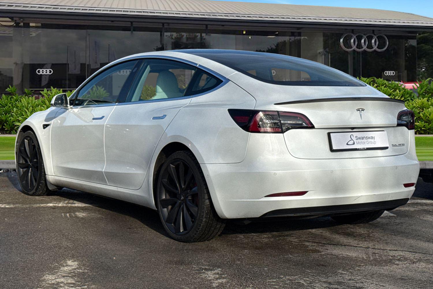 Used Tesla Model 3 2020 for sale - 76416718: Photo 2