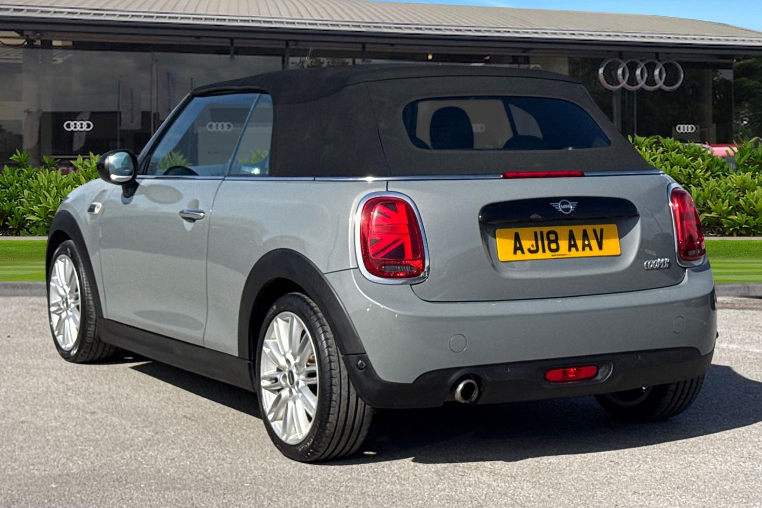 Used MINI Convertible 2018 for sale - 78155149: Photo 2