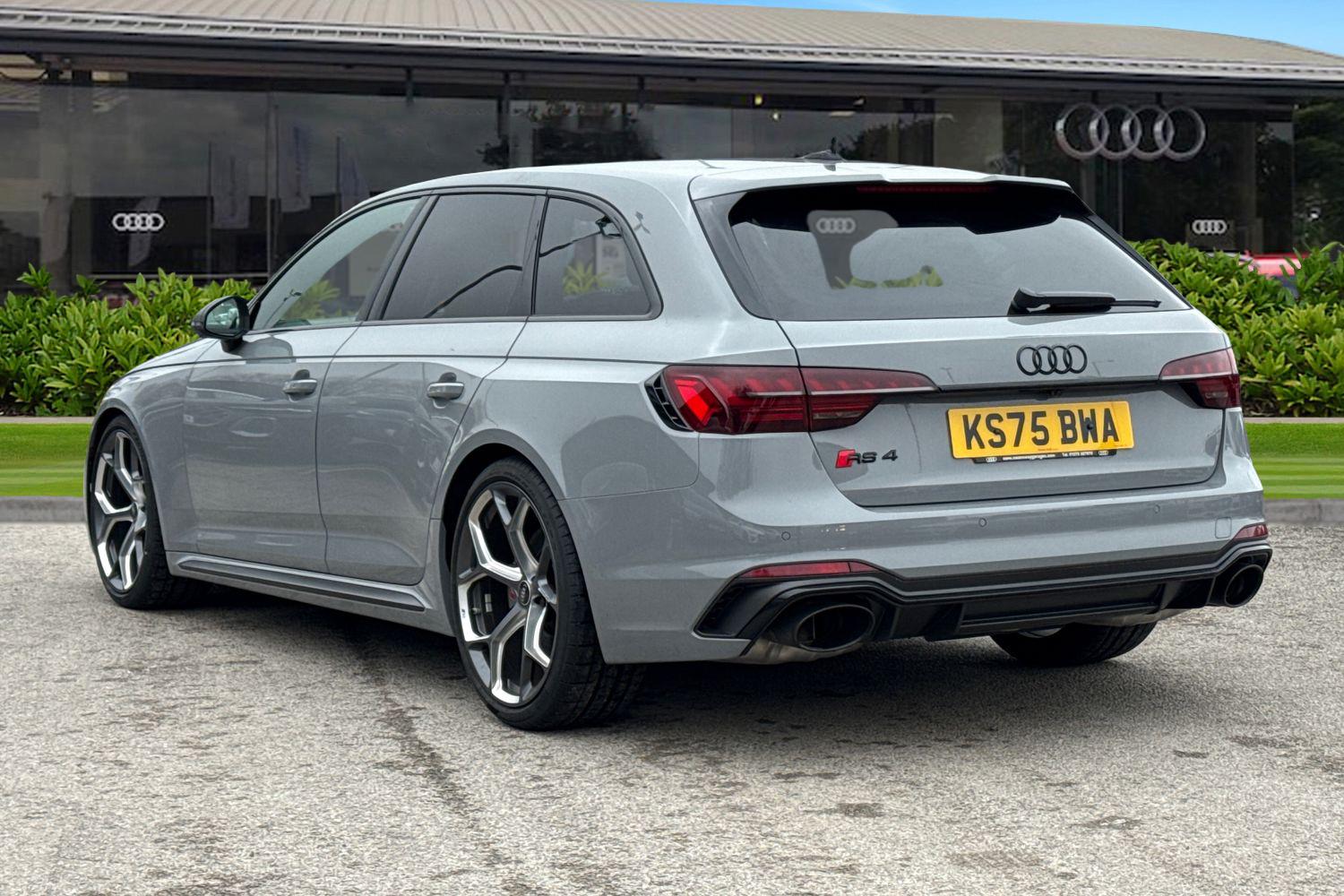 Used Audi RS4 2025 for sale - 77700639: Photo 2