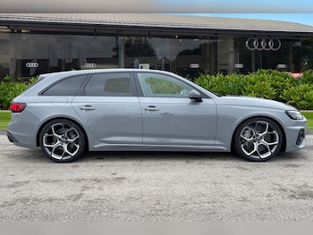 Used Audi RS4 2025 for sale - 77700639: Photo