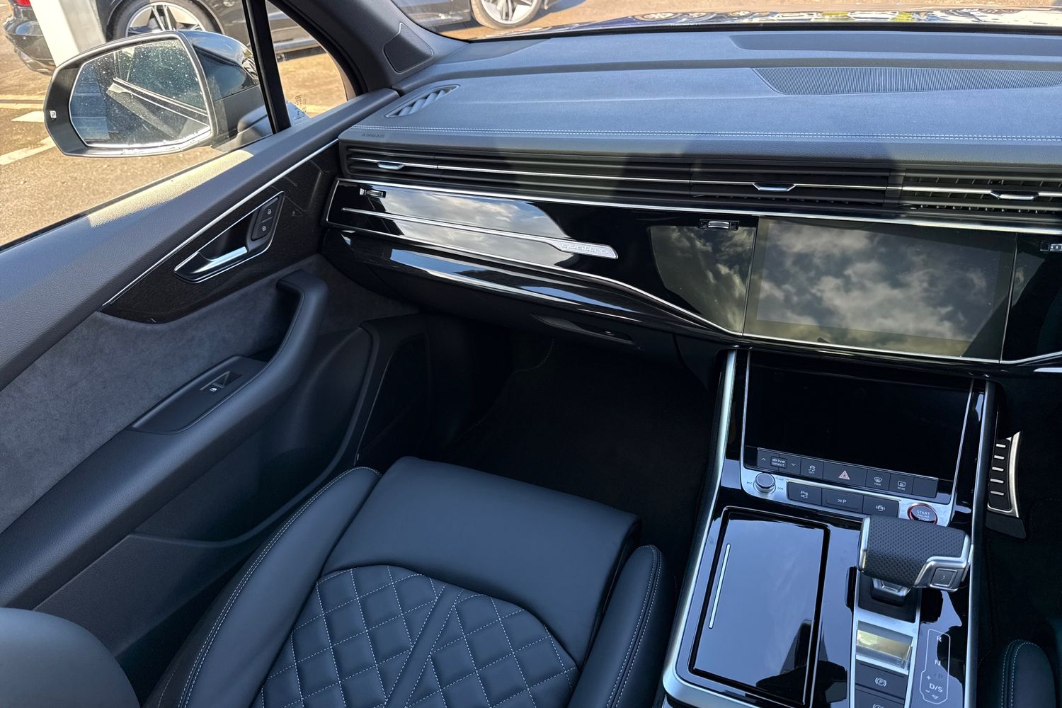 Used Audi SQ7 2025 for sale - 76300343: Photo 19