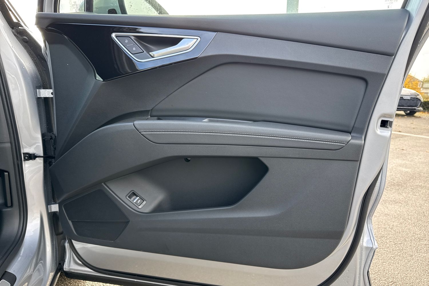 Used Audi Q4 e-tron 2025 for sale - 76300351: Photo 17