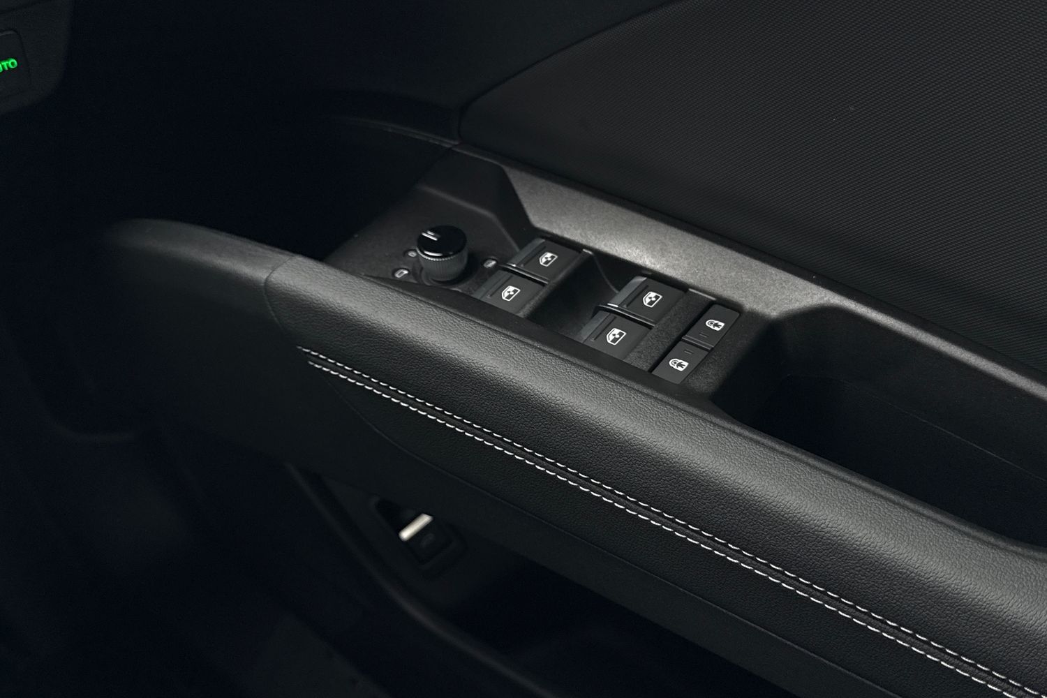 Used Audi Q4 e-tron 2025 for sale - 76300351: Photo 41