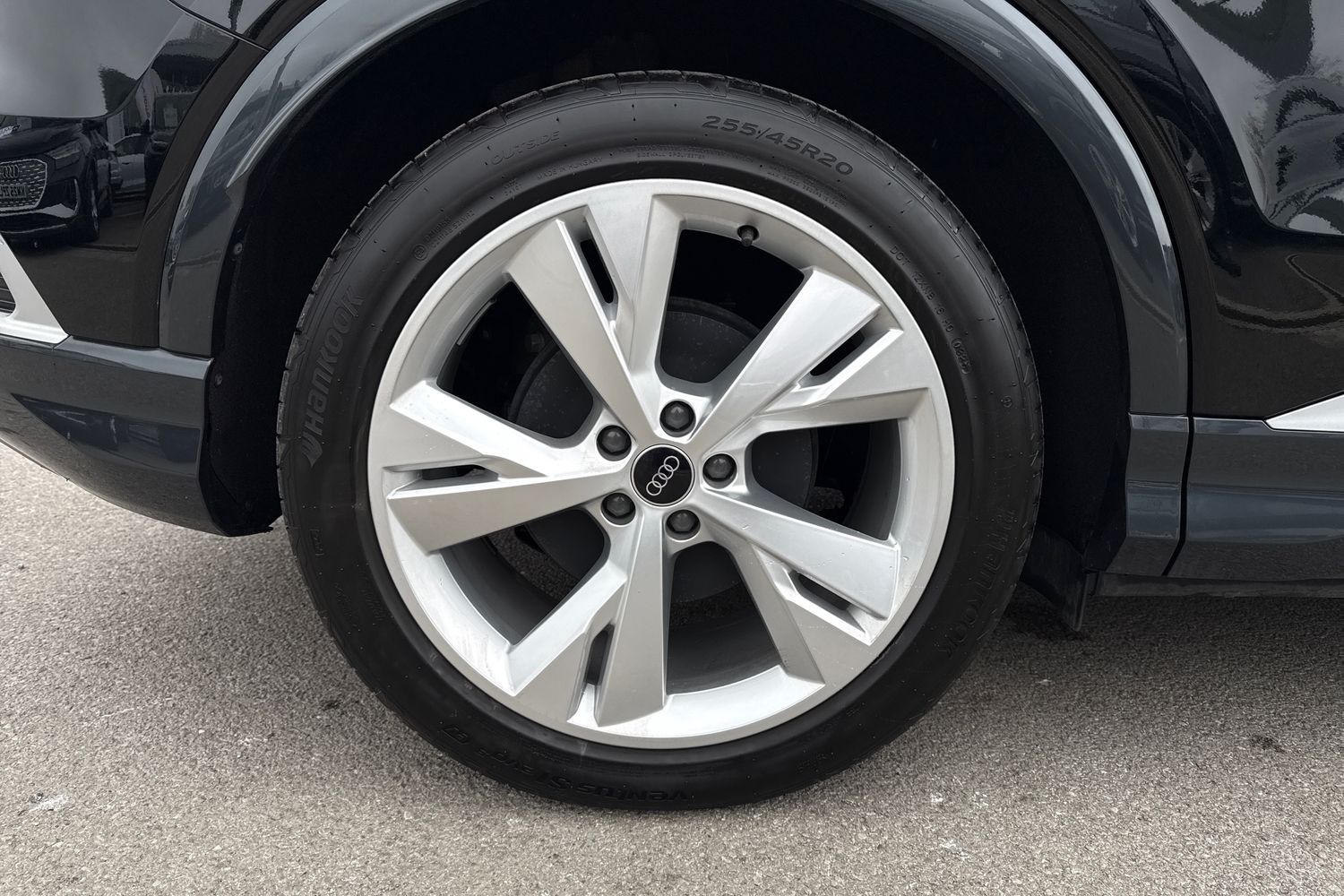 Used Audi Q4 e-tron 2025 for sale - 77812491: Photo 10