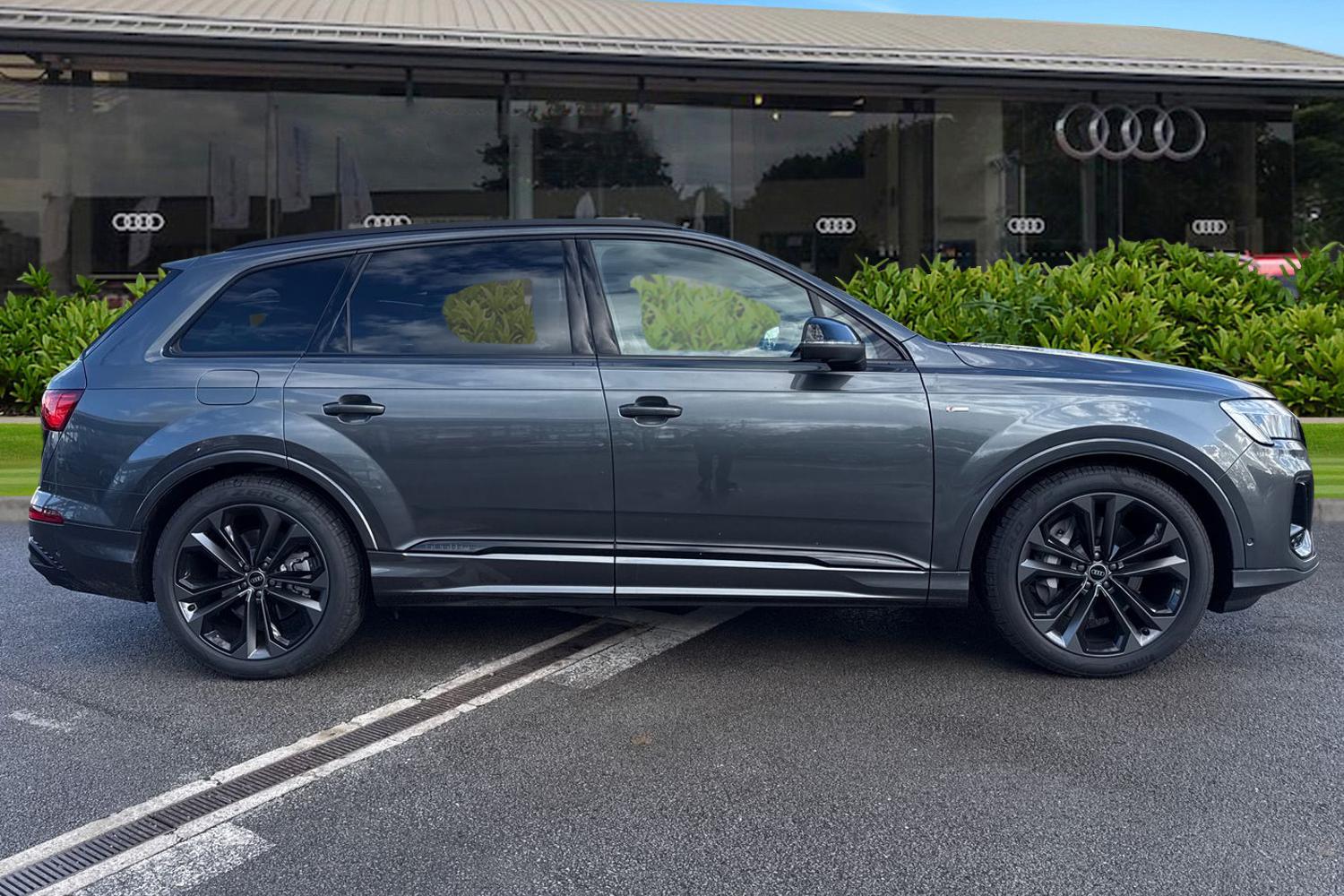 Used Audi Q7 2025 for sale - 76300240: Photo 3