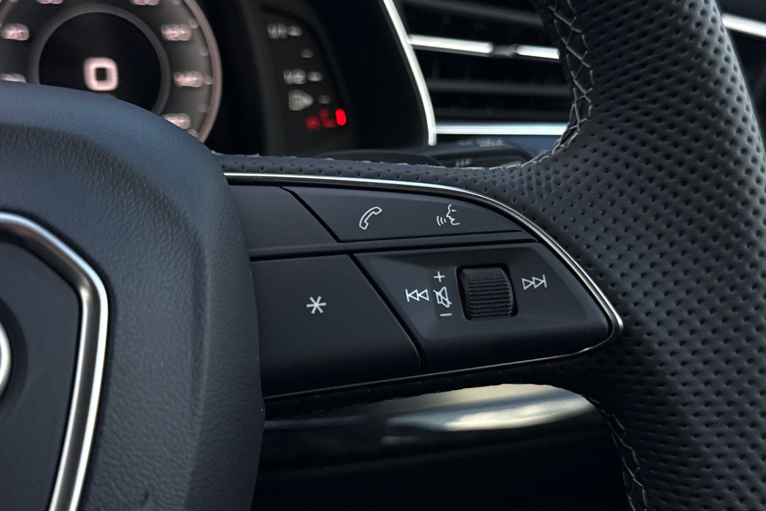 Used Audi Q7 2025 for sale - 76300240: Photo 35