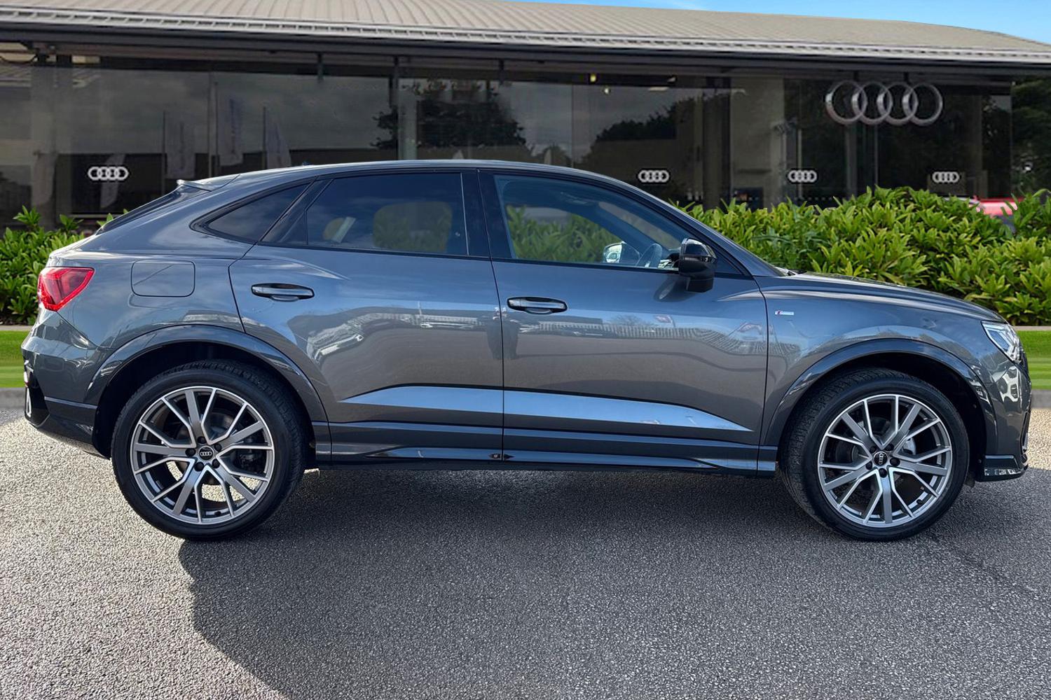 Used Audi Q3 2025 for sale - 76546138: Photo 3