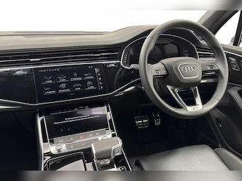 Used Audi Q7 2025 for sale - 77187437: Photo