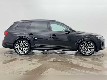 Used Audi Q7 2025 for sale - 77187437: Photo