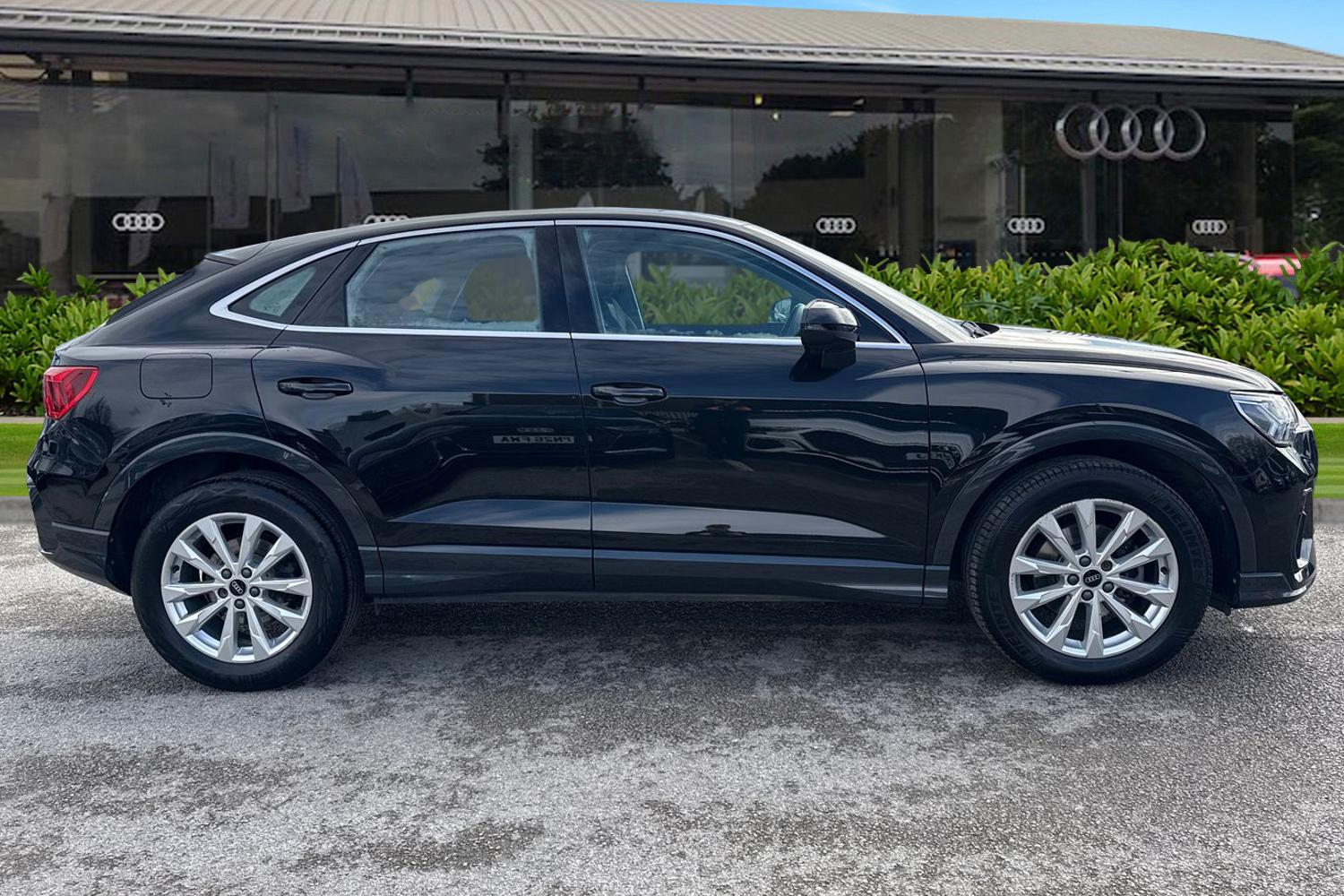 Used Audi Q3 2023 for sale - 78038196: Photo 3