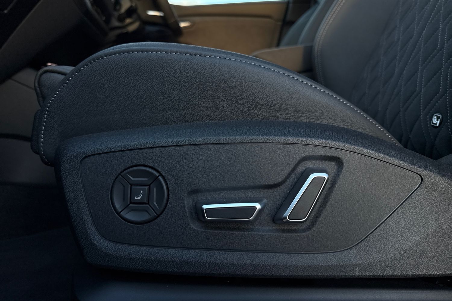 Used Audi Q6 e-tron 2025 for sale - 76654273: Photo 32