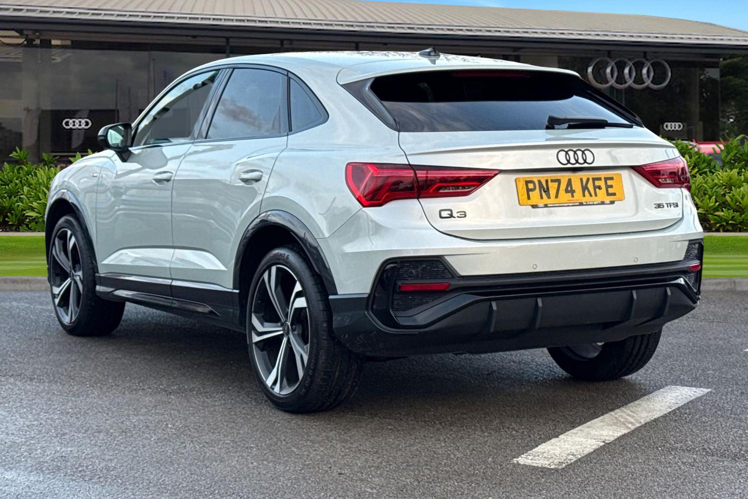 Used Audi Q3 2024 for sale - 77675040: Photo 2