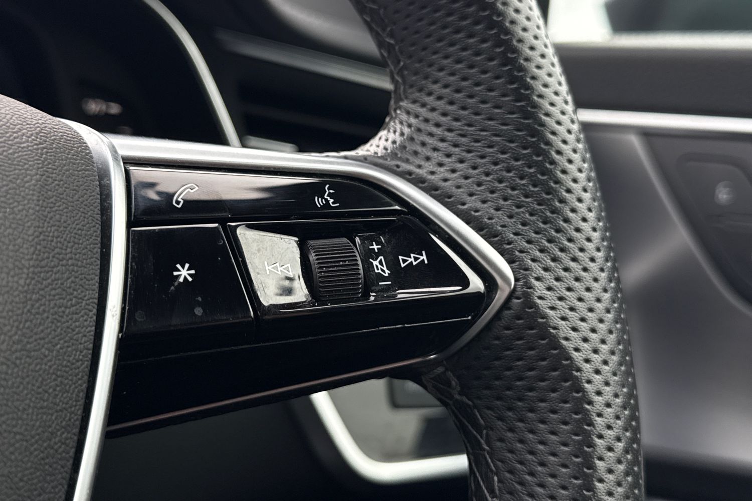 Used Audi A6 Saloon 2023 for sale - 77829399: Photo 37