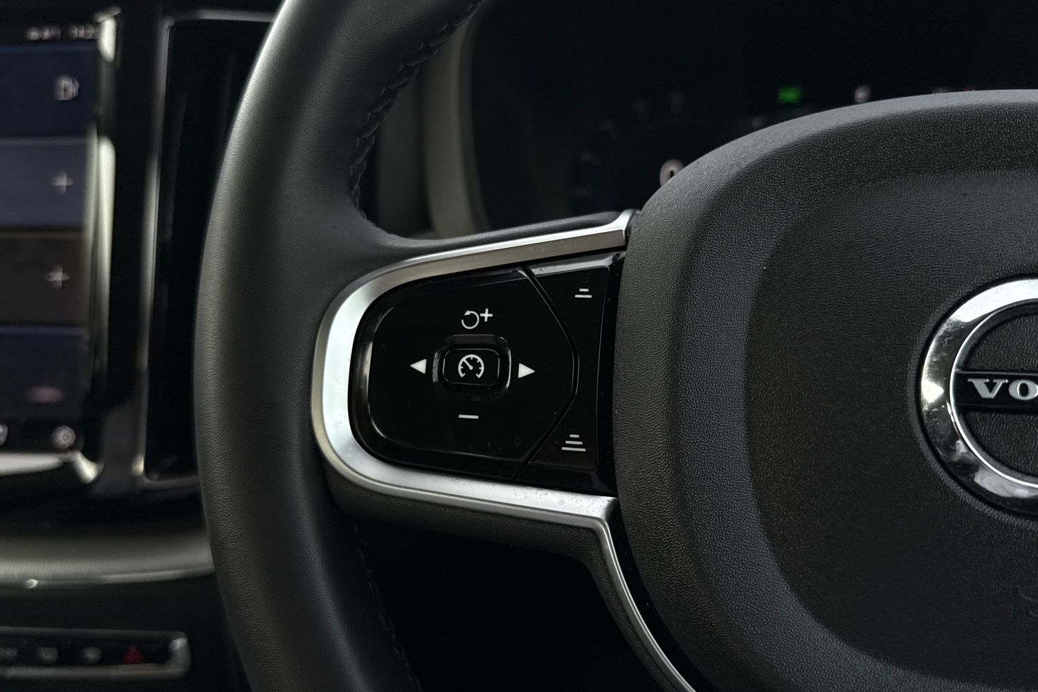 Used Volvo XC60 2024 for sale - 78001852: Photo 35