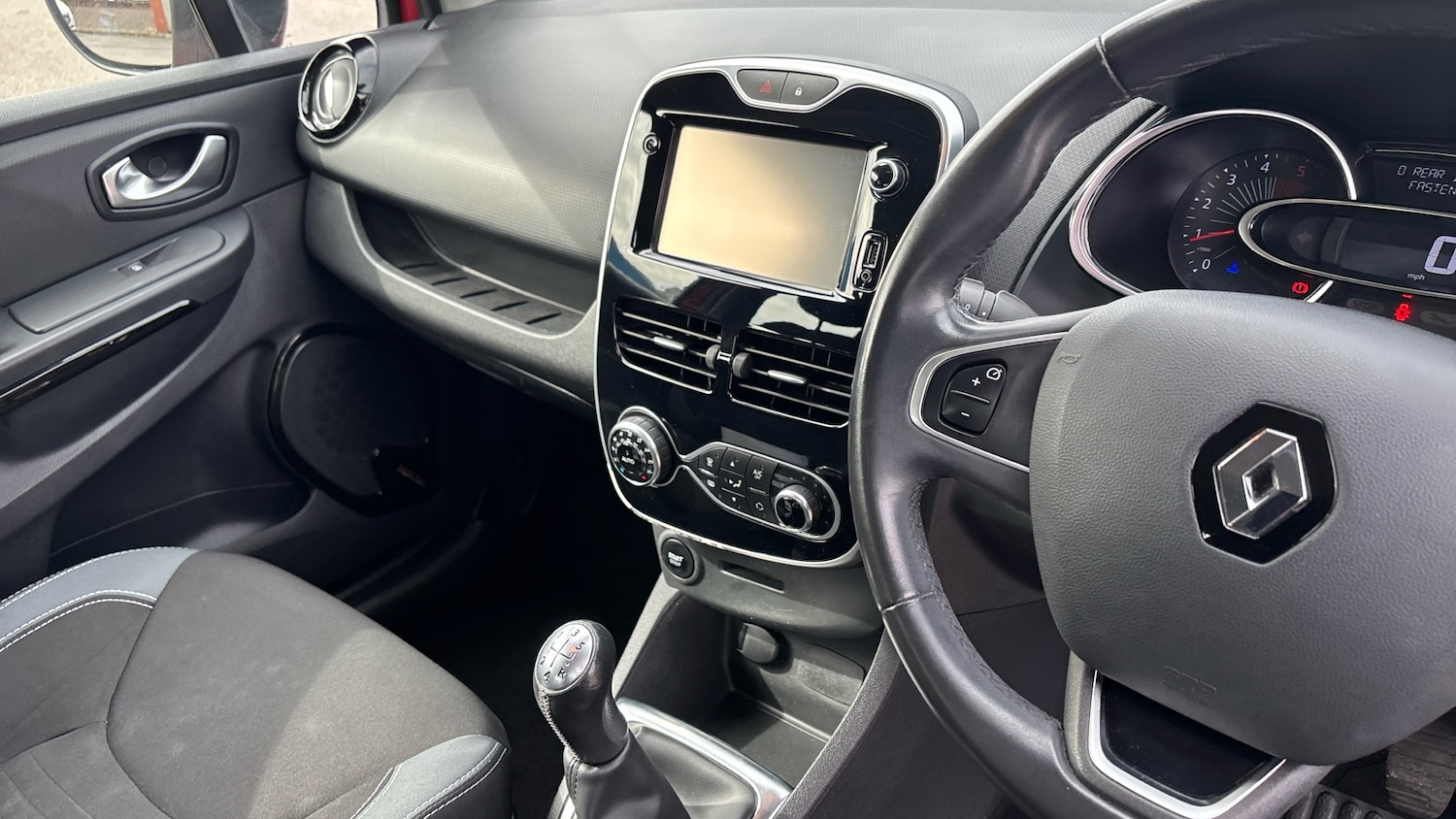 Used Renault Clio 2016 for sale - 78045443: Photo 14