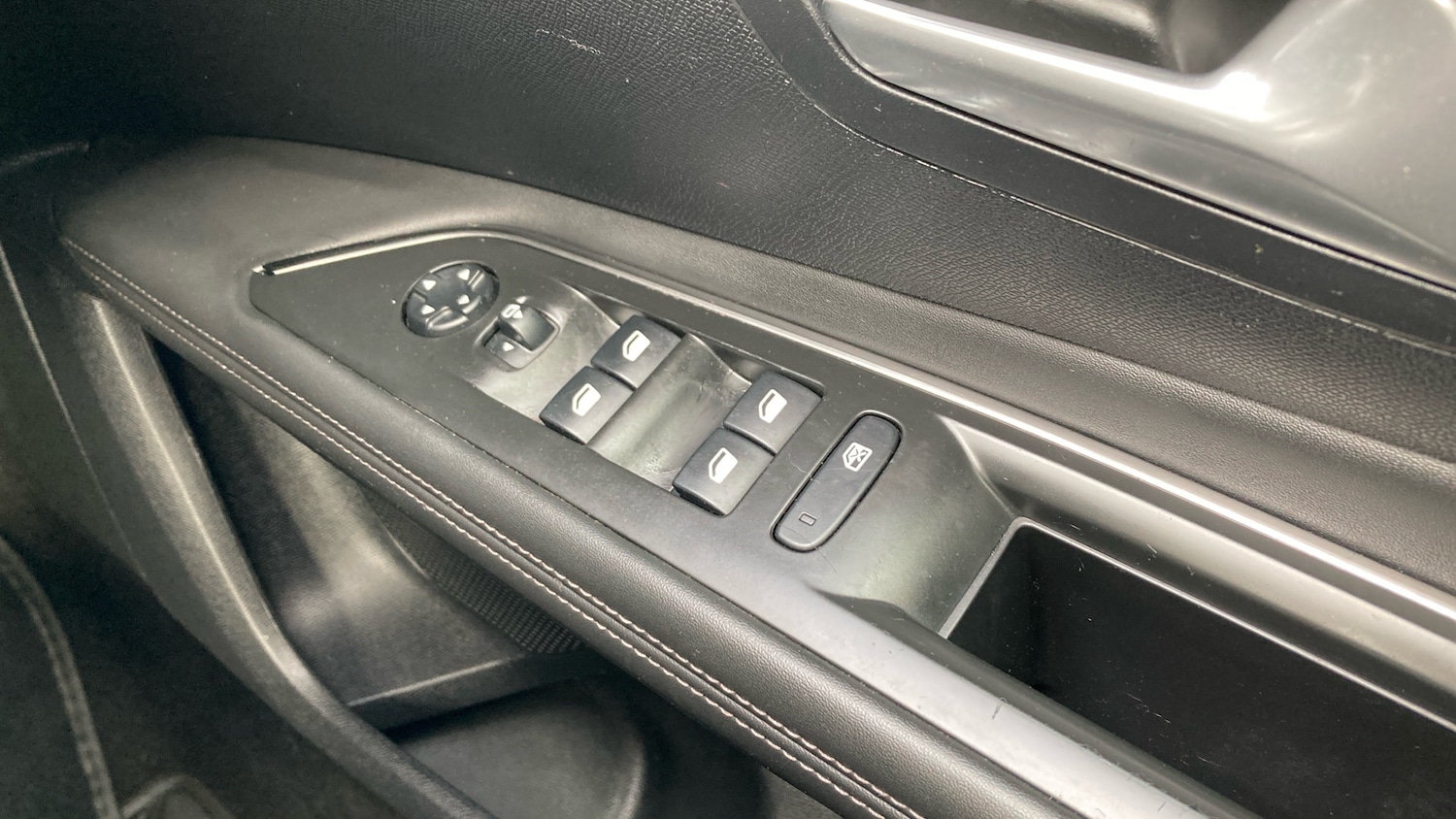 Used Peugeot 3008 2017 for sale - 76363277: Photo 23