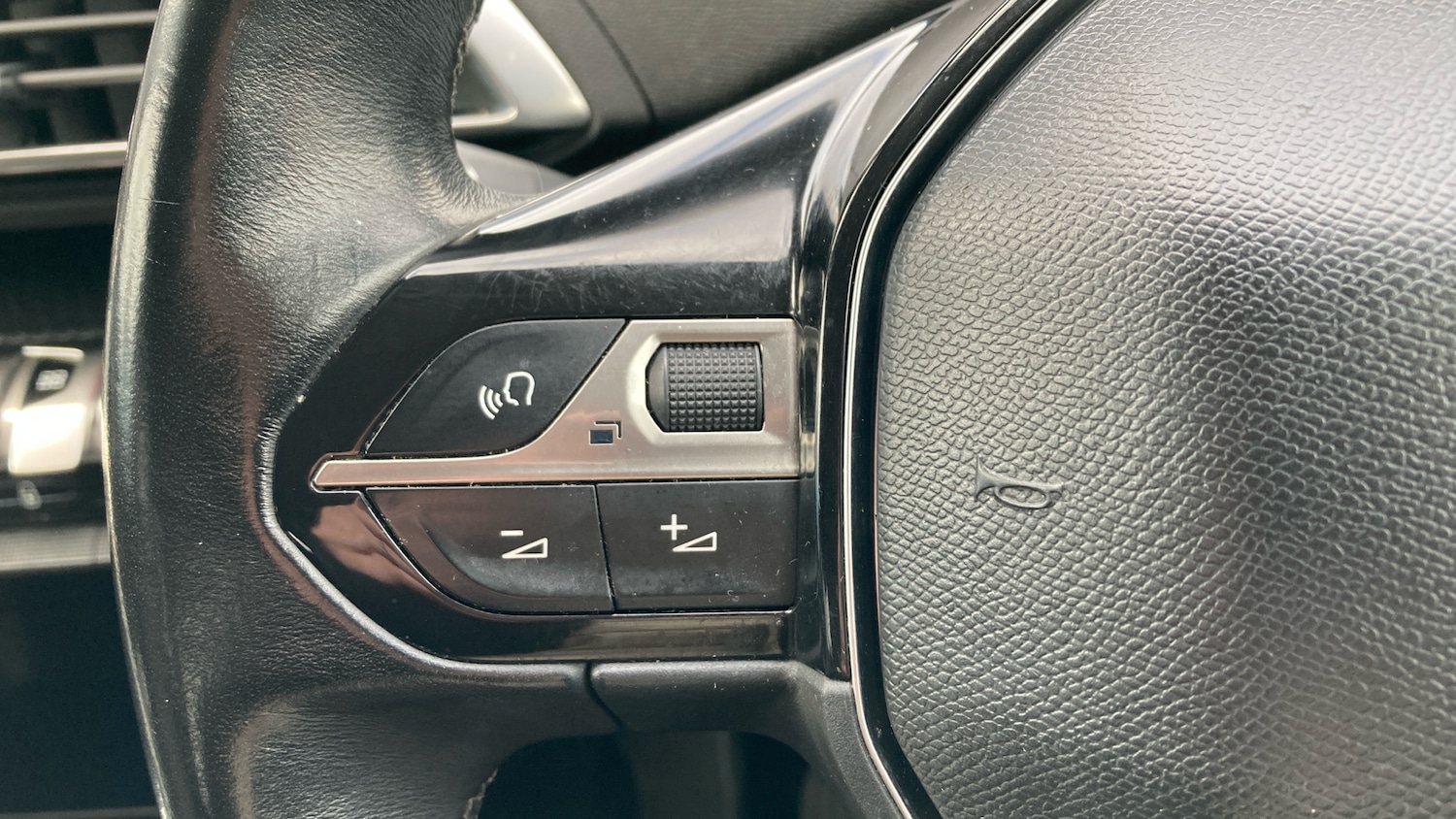 Used Peugeot 3008 2017 for sale - 76363277: Photo 25