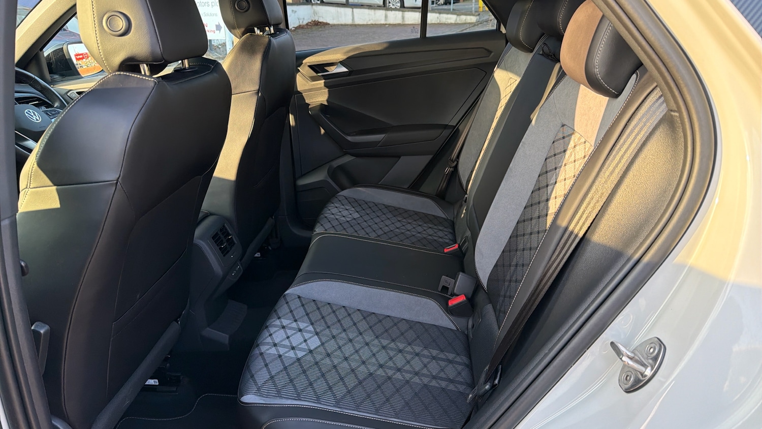 Used Volkswagen T-Roc 2024 for sale - 77774400: Photo 16