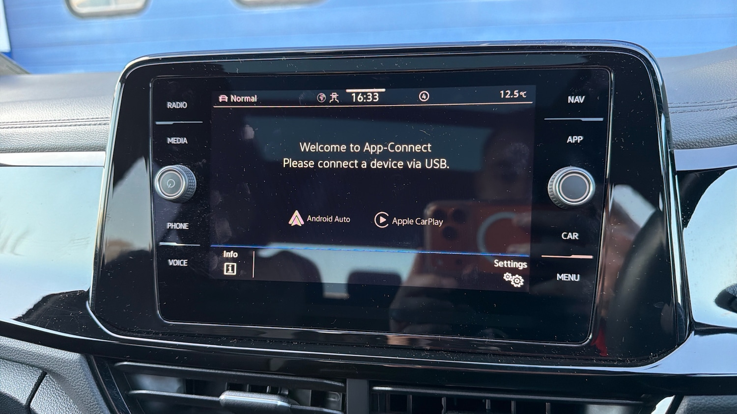 Used Volkswagen T-Roc 2024 for sale - 77774400: Photo 24