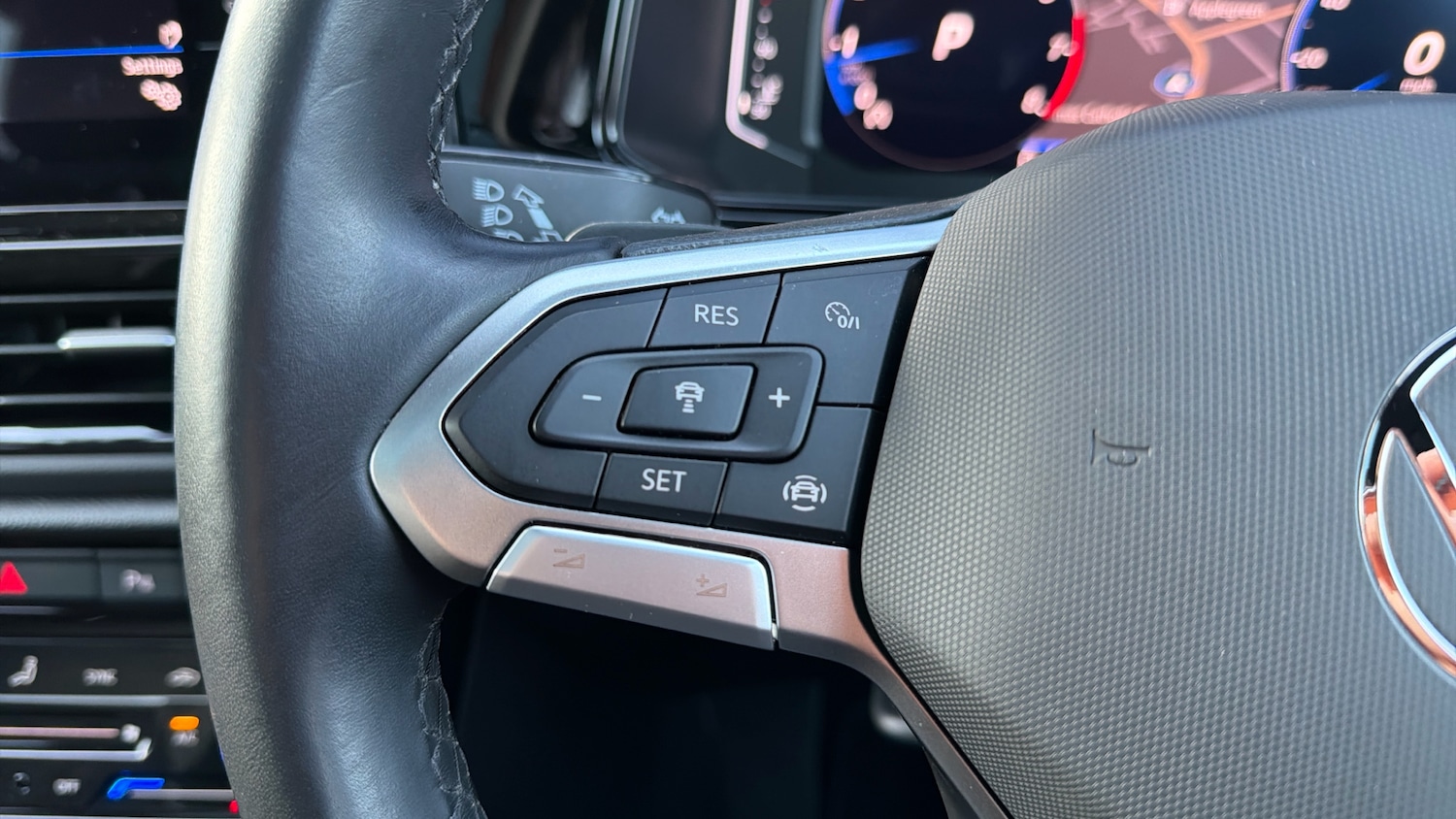 Used Volkswagen T-Roc 2024 for sale - 77774400: Photo 27