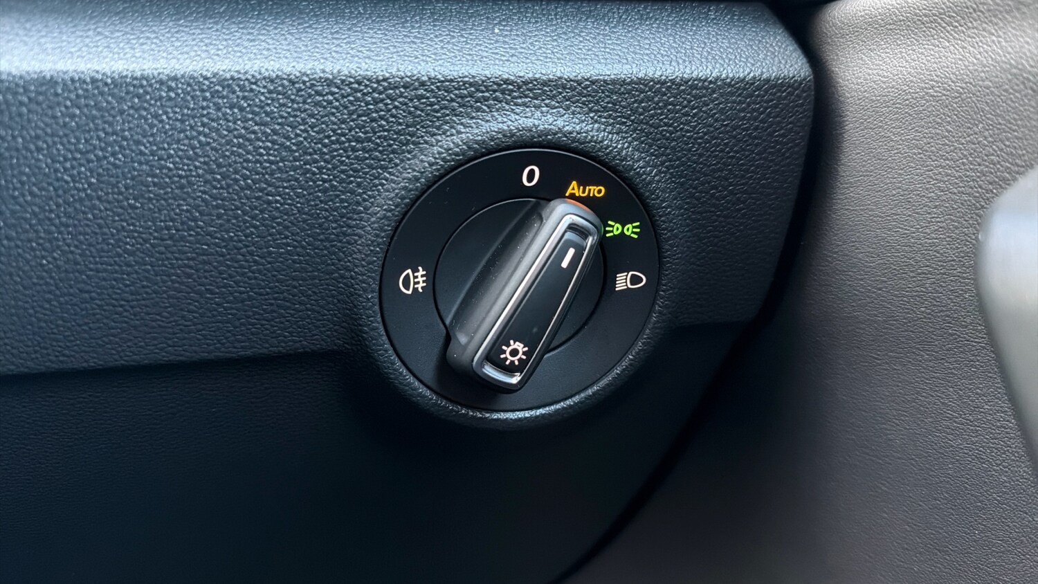 Used Volkswagen T-Roc 2024 for sale - 77774400: Photo 28