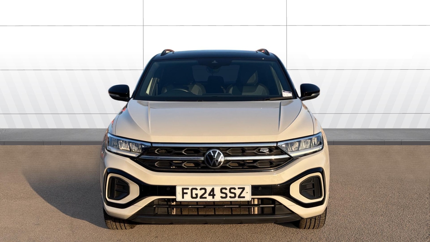 Used Volkswagen T-Roc 2024 for sale - 77774400: Photo 3